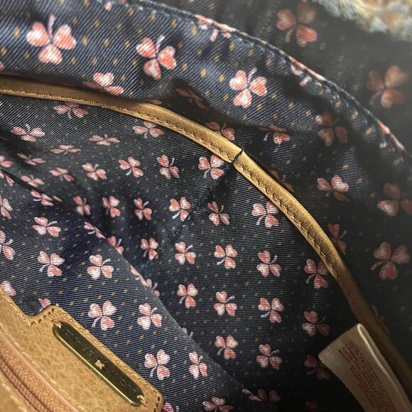 Lucky Brand Leather Tan medium Crossbody Bag stitching accent. - Picture 10 of 12